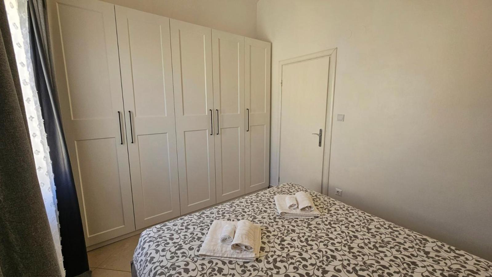 Moris Apartma